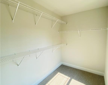 1101 North Village Drive - Photo Thumbnail 17