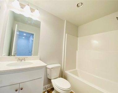 1101 North Village Drive - Photo Thumbnail 22