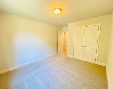 1101 North Village Drive - Photo Thumbnail 19