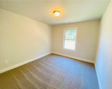 1101 North Village Drive - Photo Thumbnail 18
