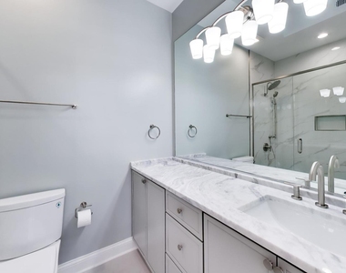 939 W Madison Street - Photo Thumbnail 19