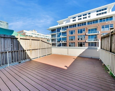 939 W Madison Street - Photo Thumbnail 29