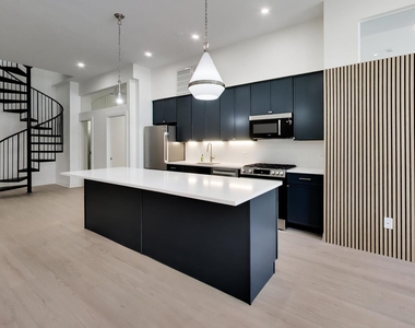 939 W Madison Street - Photo Thumbnail 6