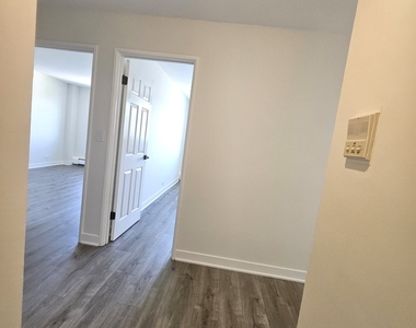 1375 Rebecca Drive - Photo Thumbnail 8