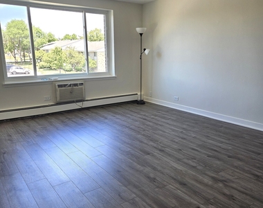 1375 Rebecca Drive - Photo Thumbnail 10