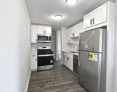 1375 Rebecca Drive - Photo Thumbnail 4