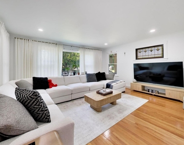 6217 W Grace Street - Photo Thumbnail 3
