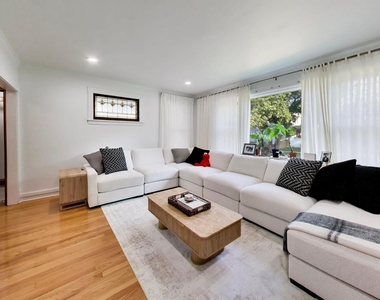 6217 W Grace Street - Photo Thumbnail 4