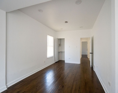 10046 S Perry Avenue - Photo Thumbnail 5