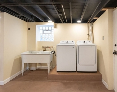 10046 S Perry Avenue - Photo Thumbnail 15