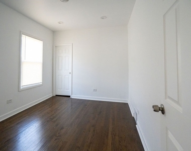10046 S Perry Avenue - Photo Thumbnail 9