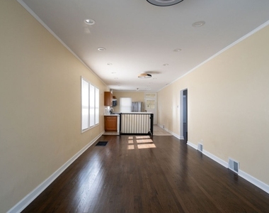 10046 S Perry Avenue - Photo Thumbnail 1