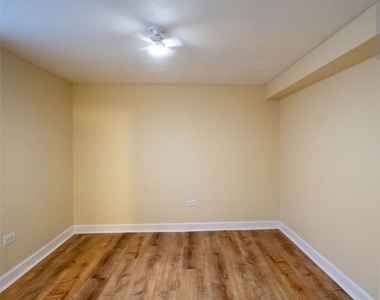 10046 S Perry Avenue - Photo Thumbnail 14