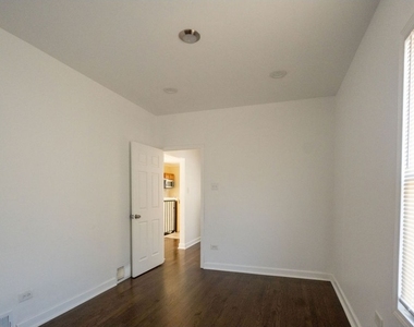10046 S Perry Avenue - Photo Thumbnail 10