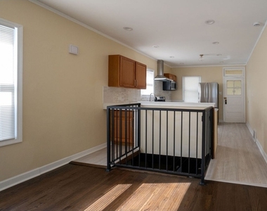 10046 S Perry Avenue - Photo Thumbnail 3