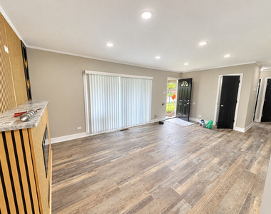 204 Shabbona Drive - Photo Thumbnail 3