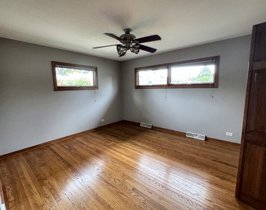 690 N Michigan Street - Photo Thumbnail 6