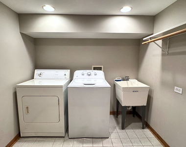 690 N Michigan Street - Photo Thumbnail 12