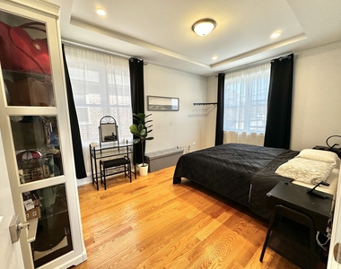2839 N Rutherford Avenue - Photo Thumbnail 13