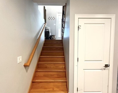 2839 N Rutherford Avenue - Photo Thumbnail 23