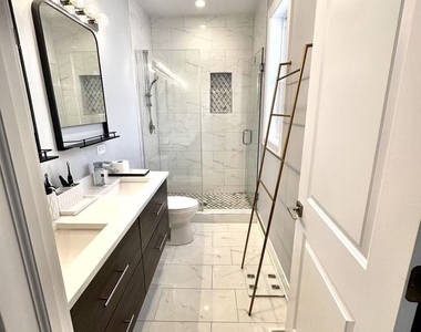 2839 N Rutherford Avenue - Photo Thumbnail 21