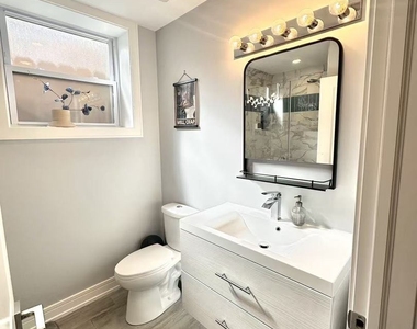2839 N Rutherford Avenue - Photo Thumbnail 20