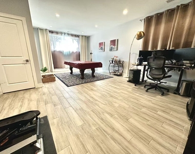 2839 N Rutherford Avenue - Photo Thumbnail 25