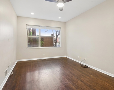 3923 W Ainslie Street - Photo Thumbnail 2
