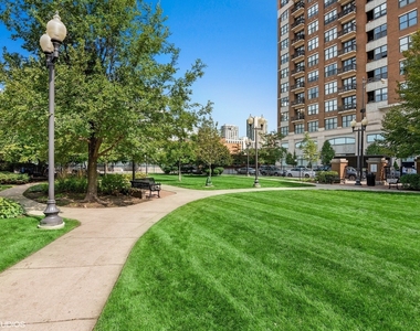 849 N Franklin Street - Photo Thumbnail 20