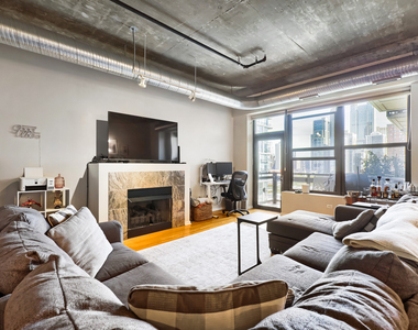 849 N Franklin Street - Photo Thumbnail 8