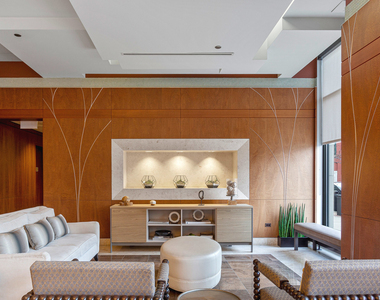 849 N Franklin Street - Photo Thumbnail 3
