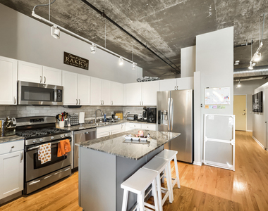 849 N Franklin Street - Photo Thumbnail 5