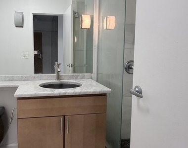 40 E Cedar Street - Photo Thumbnail 11