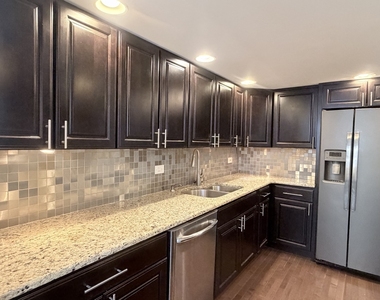 40 E Cedar Street - Photo Thumbnail 8
