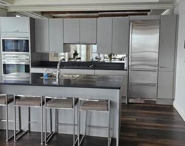 10 E Delaware Place - Photo Thumbnail 21