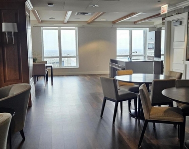 10 E Delaware Place - Photo Thumbnail 19