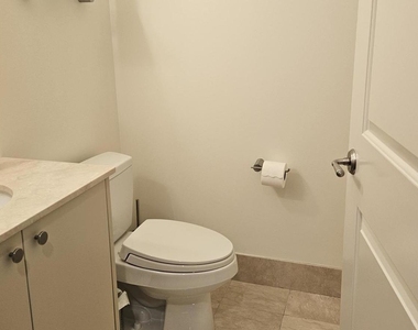 10 E Delaware Place - Photo Thumbnail 13