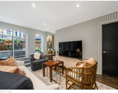 1660 N Hudson Avenue - Photo Thumbnail 13
