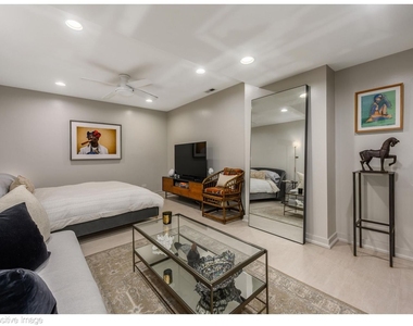 1660 N Hudson Avenue - Photo Thumbnail 21