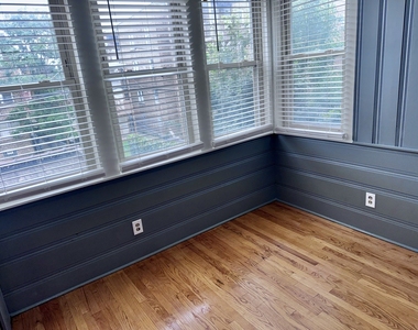 7915 S Langley Avenue - Photo Thumbnail 9