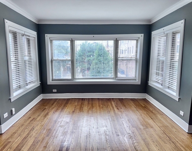 7915 S Langley Avenue - Photo Thumbnail 2