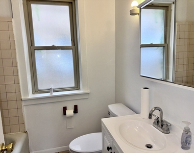 7915 S Langley Avenue - Photo Thumbnail 6