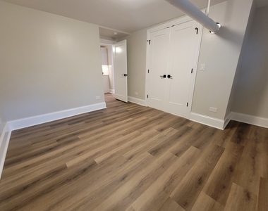 6422 N Richmond Street - Photo Thumbnail 12