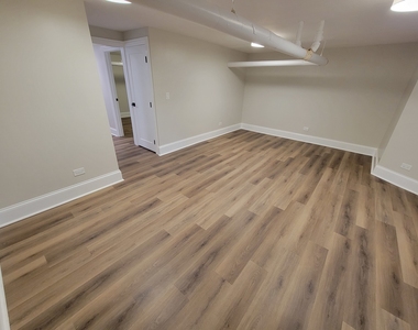 6422 N Richmond Street - Photo Thumbnail 3