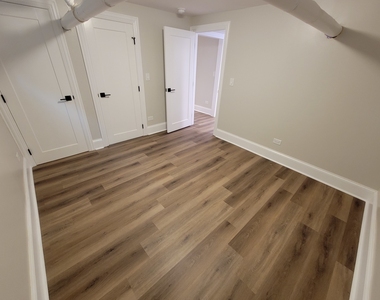 6422 N Richmond Street - Photo Thumbnail 8