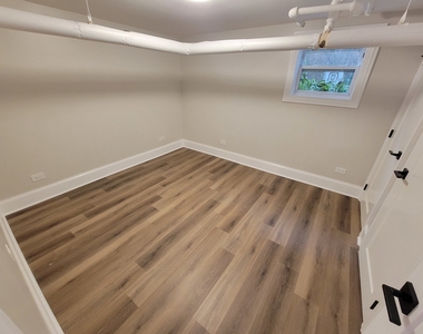 6422 N Richmond Street - Photo Thumbnail 6