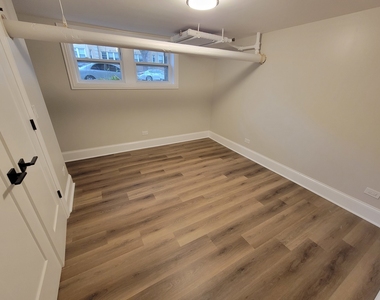 6422 N Richmond Street - Photo Thumbnail 9
