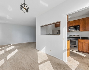 740 S Federal Street - Photo Thumbnail 5