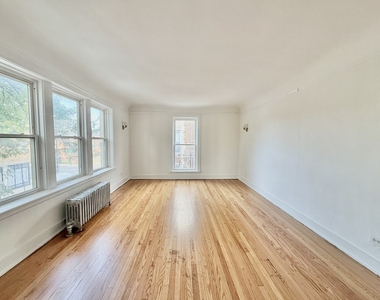 2809 W Lunt Avenue - Photo Thumbnail 1