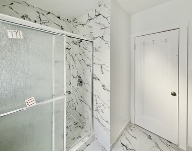 2809 W Lunt Avenue - Photo Thumbnail 16